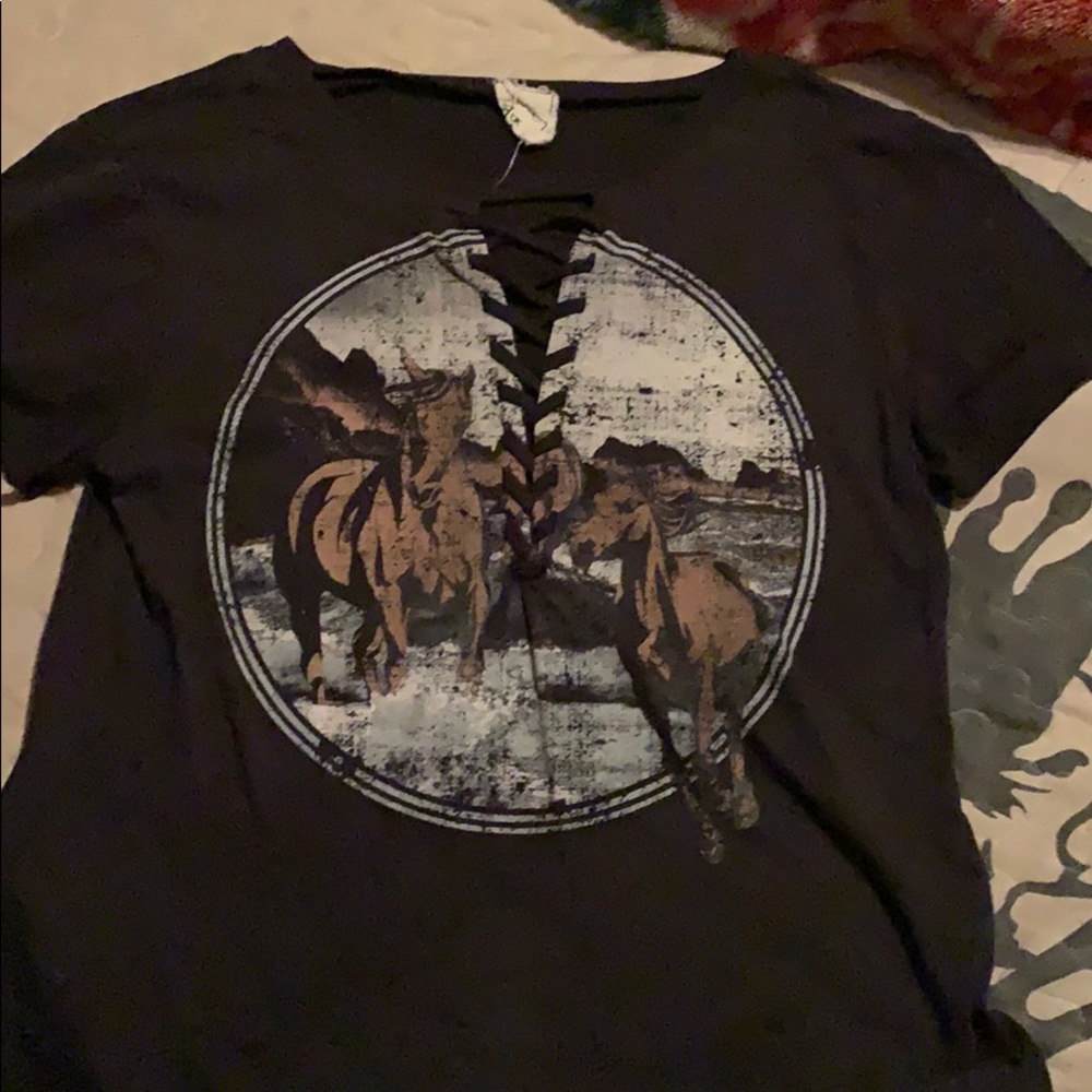 Modish Rebel graphic tee
